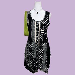 Black and white polka dot tunic/mini dress with a retro vibe #retrodress